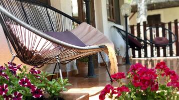 Familienapartment, 1 Queen-Bett und Schlafsofa, Terrasse (pet friendly) | Terrasse/Patio