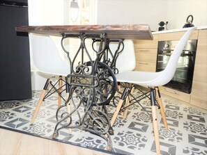 Dining - The seasonal rental stable (Tavernes)