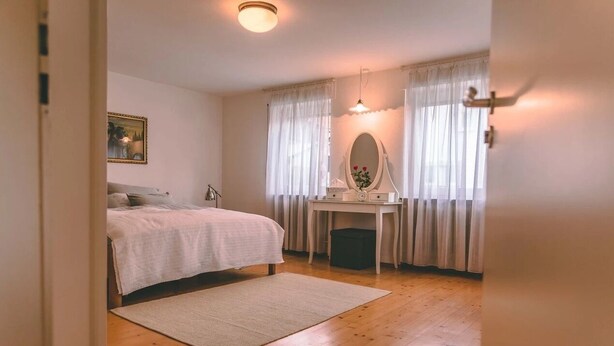 1 室のベッドルーム、アイロン / アイロン台、WiFi、ベッドシーツ