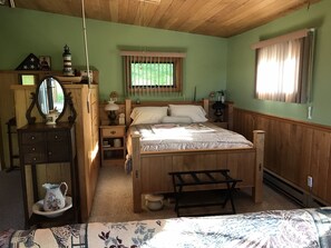 4 bedrooms, desk, iron/ironing board, free WiFi