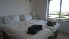 3 chambres, fer et planche à repasser, Wi-Fi, literie fournie