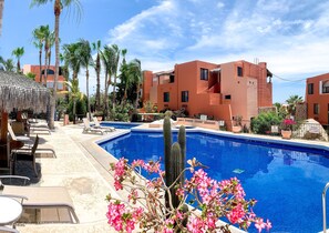 Outdoor pool - Serene and Beautiful Garden Condo - Soak up the Sun on the Stunning Private Beac (Cabo San Lucas)