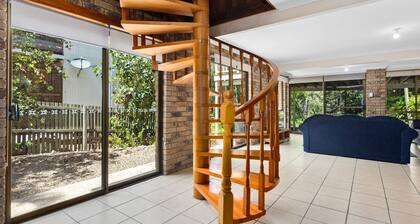 33 Cooloola Drive - Rainbow Beach. Walk to the beach, pet friendly