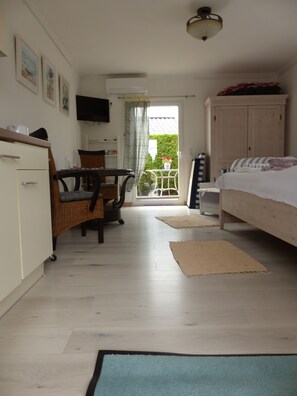 1 chambre, fer et planche à repasser, lit parapluie, Wi-Fi gratuit