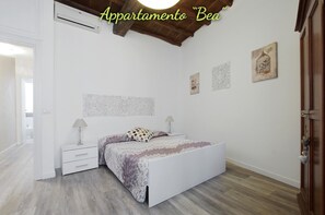 1 chambre, coffre-fort, fer et planche à repasser