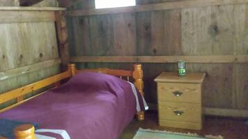 1 bedroom, desk, free WiFi, bed sheets