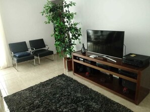 Appartement, 3 chambres | Salle de séjour