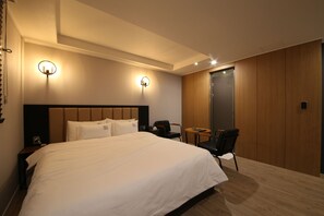 B Deluxe Double Room