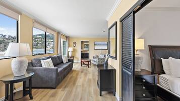 Panoramic Suite, Multiple Beds, Ocean View | Hypo-allergenic bedding, free WiFi, bed sheets