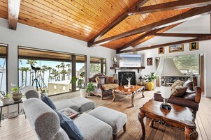 Ático panorámico, varias camas, vistas a la bahía | Ropa de cama hipoalergénica, wifi gratis, ropa de cama