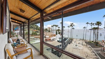 Panorama penthouse, meerdere bedden, uitzicht op baai | Kameruitzicht
