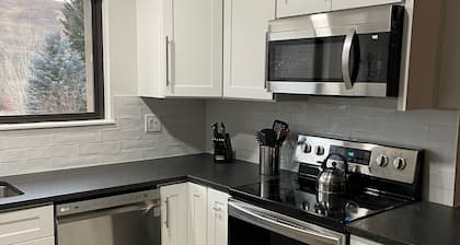 Elkhorn 8Ăšme trou Pet Friendly Condo