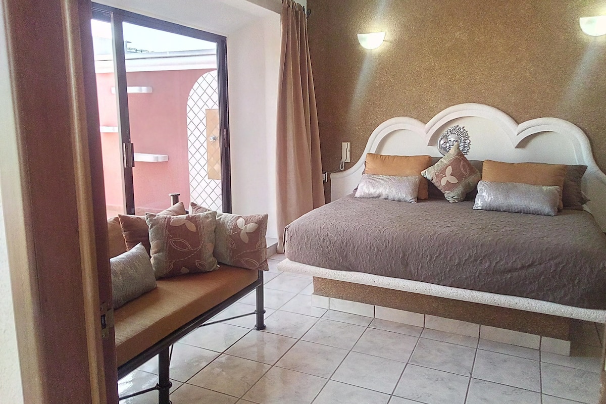 Penthouse | Hochwertige Bettwaren, Pillowtop-Betten, Zimmersafe