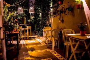 Outdoor dining - Casa Citá (Tucuman)