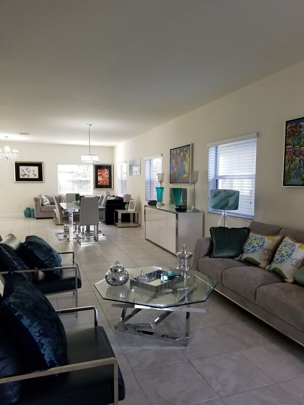 Smart TV, DVD player - Comfort, Serenity, Relaxation Vacation Home located in Homestead, Florida. (Homestead)