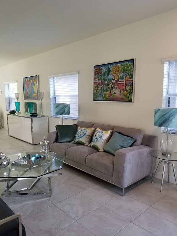 Smart TV, DVD player