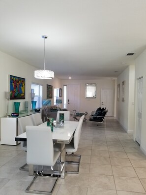 Dining - Comfort, Serenity, Relaxation Vacation Home located in Homestead, Florida. (Homestead)