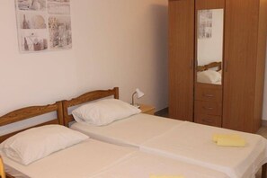 1 bedroom, iron/ironing board, free WiFi, bed sheets - Apartment in Preko with Terrace, Air condition, WIFI, Washing machine (4568-1) (Preko)