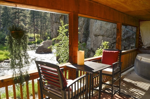 The Woolly Bugger Inn