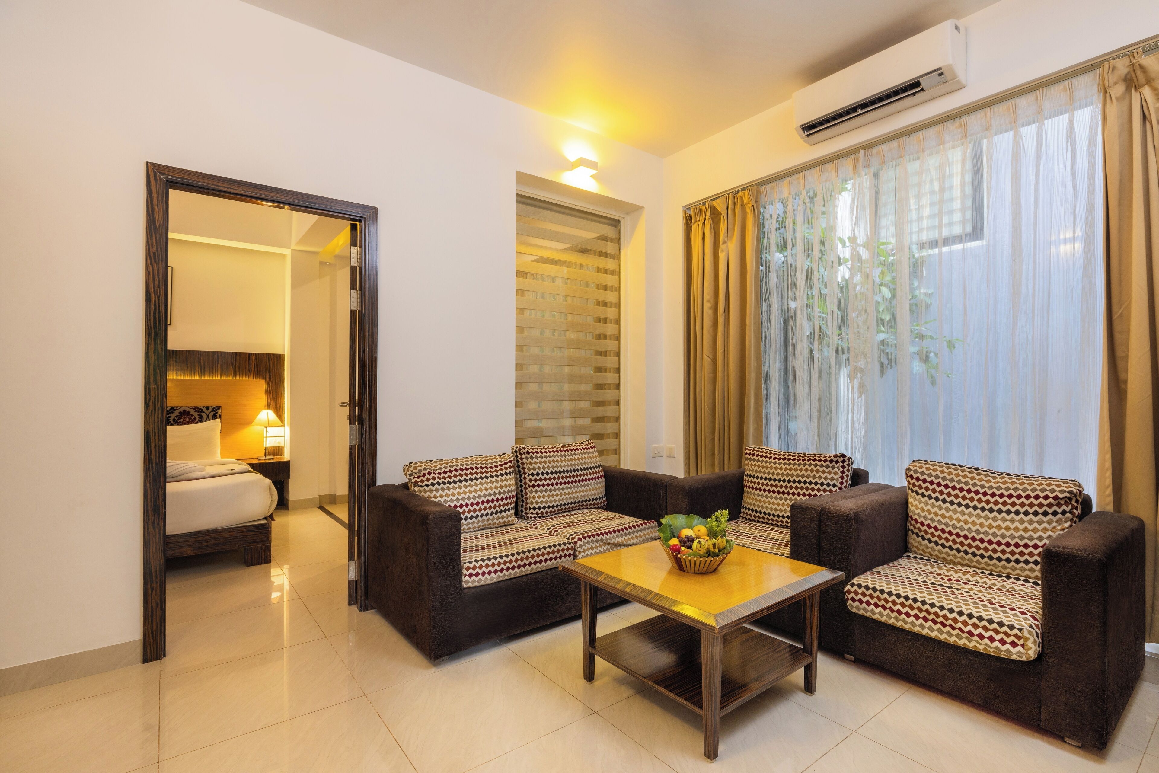 32-inch LCD TV with cable channels, TV