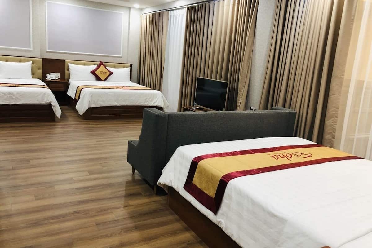 superior 3-beds family room | premium bedding, down duvets, select comfort beds, in-room safe