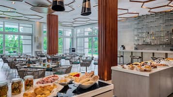 Desayuno buffet diario (PHP 993.6 por persona)