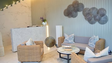4 treatment rooms, massages