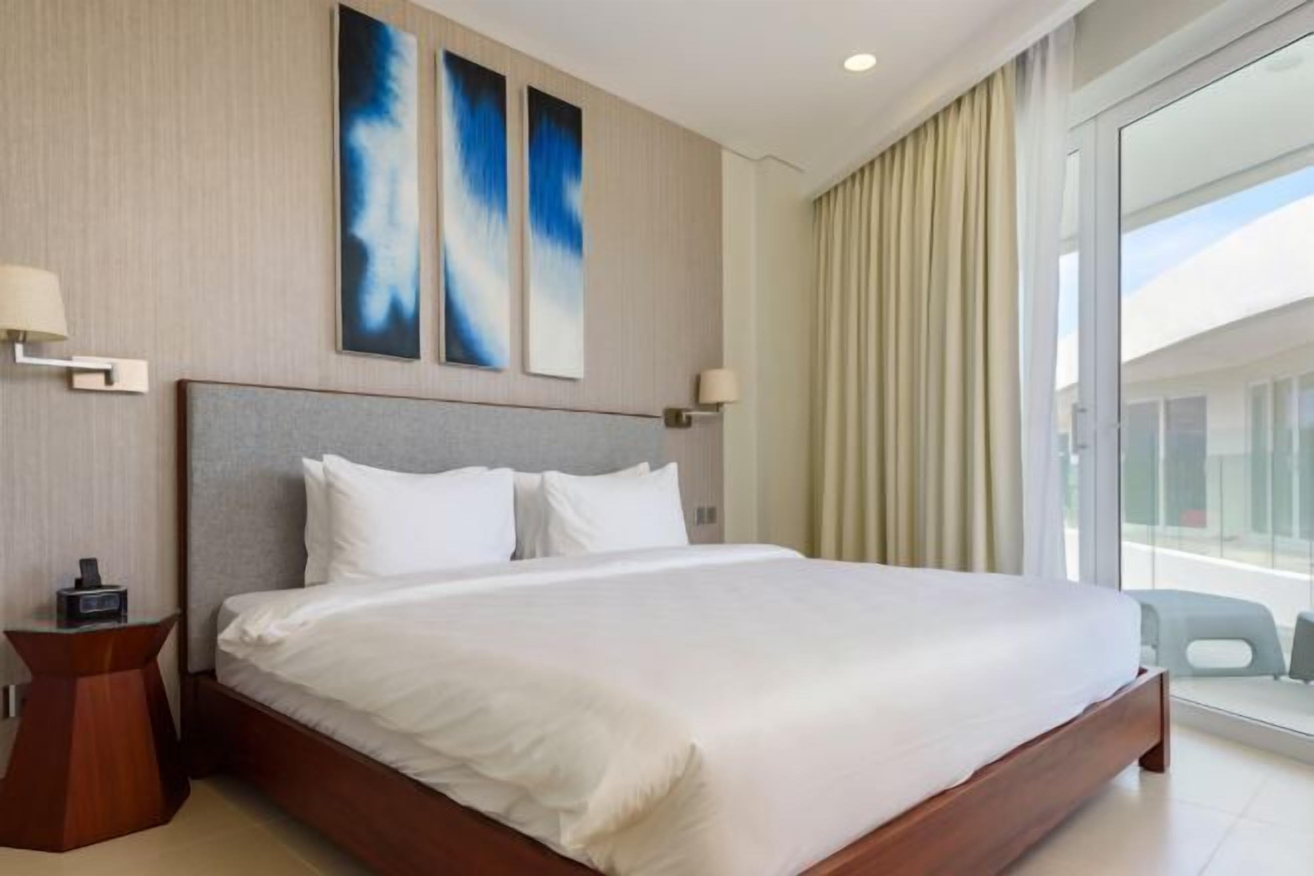 Sengetøy av topp kvalitet, safe på rommet og individuelt dekorert