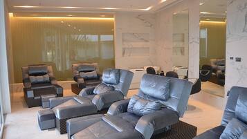 4 treatment rooms, massages