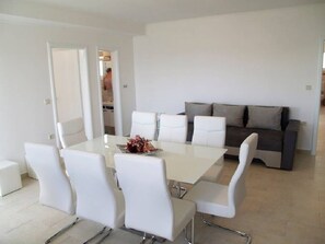 Dining - Apartment in Preko with Terrace, Air condition, WIFI, Washing machine (4568-3) (Preko)