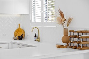 Interior - Castaways Beach luxury beachfront apartment (Castaways Beach)