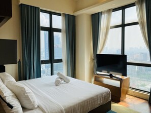 DUO SUITE 2A | Premium bedding, desk, soundproofing, iron/ironing board - Tribeca Serviced Hotel by Millennium (Kuala Lumpur)