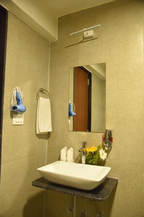 Bathroom - Pride Resort & Convention Centre (Padadhari)