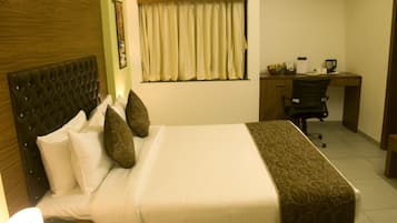 Superior Room, Balcony | 1 bedroom, Frette Italian sheets, premium bedding, minibar