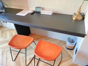 Comfort Double Room, 1 Double Bed | Living area - Book Tea Bed Shinjuku-Gyoen (Tokyo)