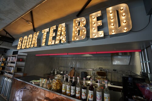 Book Tea Bed Shinjuku-Gyoen