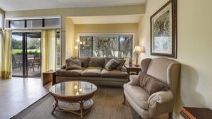 Flat-screen TV, DVD player - Turnberry 226 (Hilton Head Island)