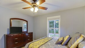 3 bedrooms, desk, free WiFi - Bradley Circle 9 (Hilton Head Island)