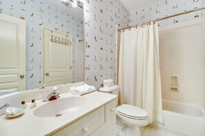 Bathroom - Lyons 10 (Hilton Head Island)