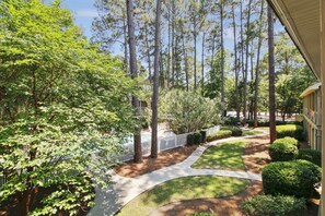 Property grounds - Lyons 10 (Hilton Head Island)