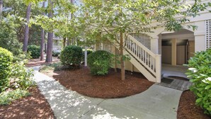 Property grounds - Lyons 10 (Hilton Head Island)