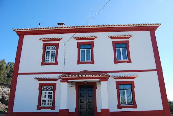 Exterior - Building in Almond (Amêndoa)