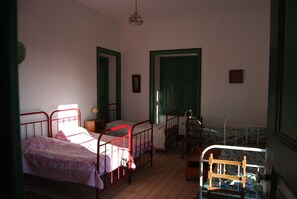 7 dormitorios, tabla de planchar con plancha, wifi gratis y ropa de cama