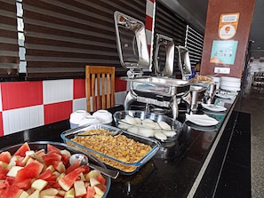 Daily buffet breakfast for a fee
