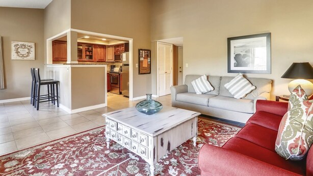 Living area - Bluff Villas 1720 (Hilton Head Island)