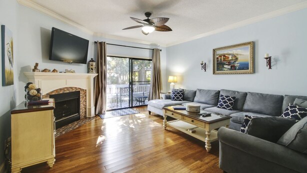 Unclassified image, 1 of 1, button - Ocean Breeze 7003 (Hilton Head Island)