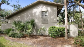 Unclassified image, 5 of 11, button - Fairway Lane 85 (Hilton Head Island)