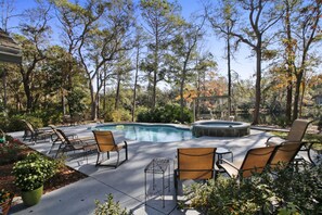 Outdoor pool - Off Shore 57 (Hilton Head Island)