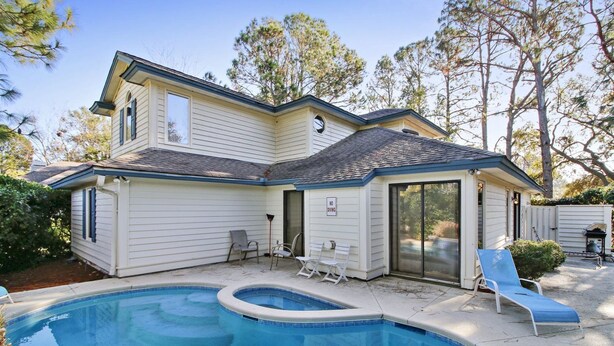 Outdoor pool - Full Sweep 64 (Hilton Head Island)