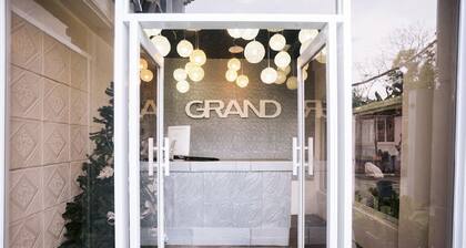 Grand Peninsula Suites